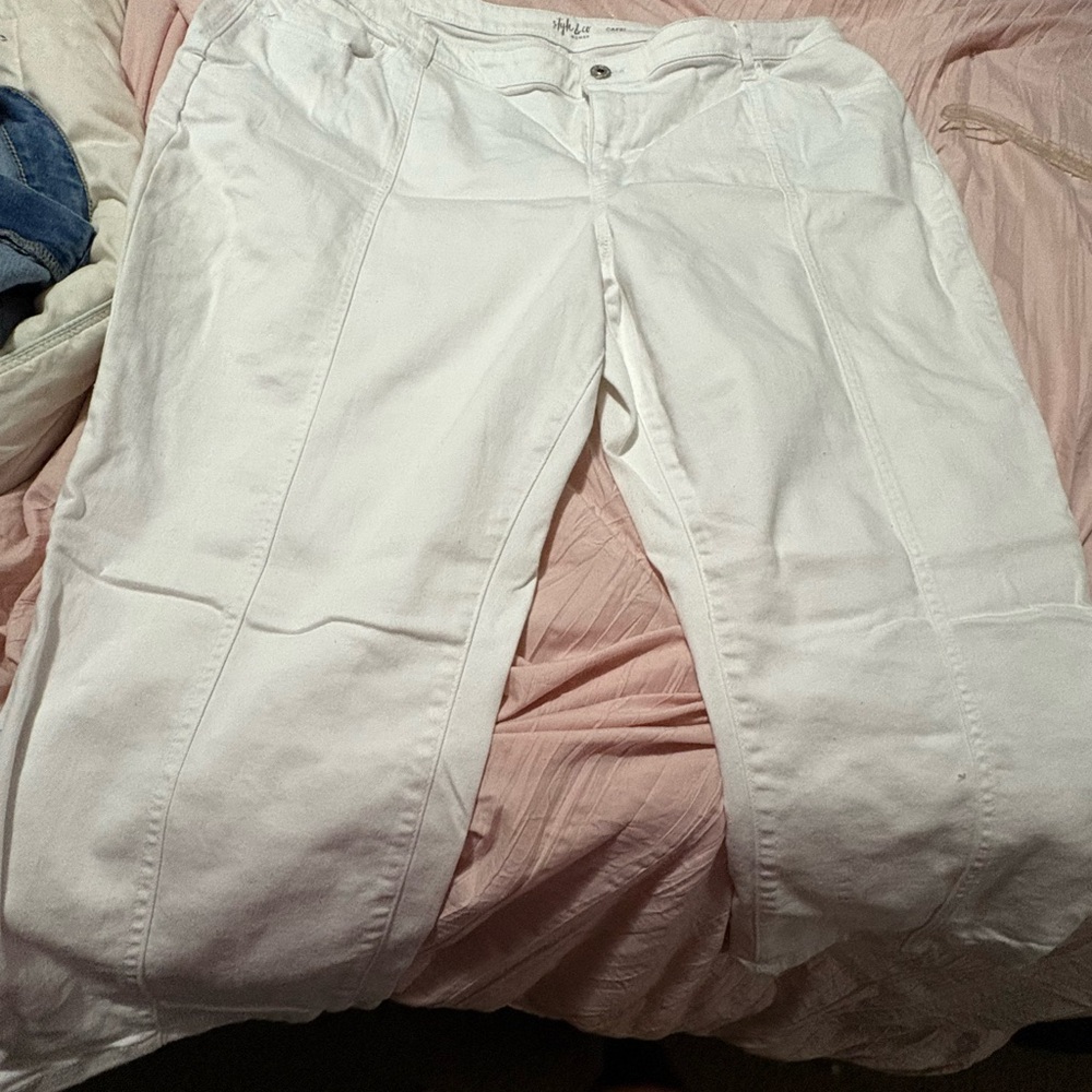 Style & Co. Crisp White Capri Pants